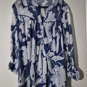 Floral Blue and White Women's Blouse